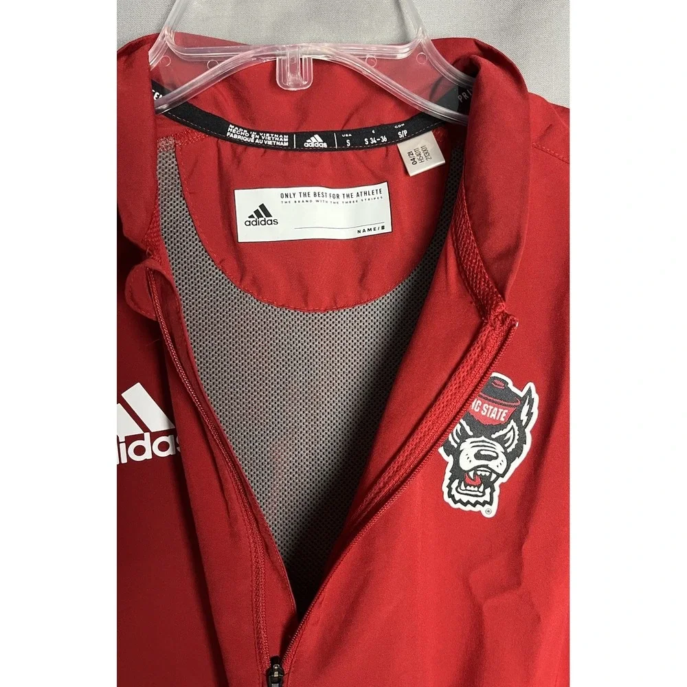 Adidas NC State Wolfpack Men's S AEROREADY Lightweight Vented Jacket Red